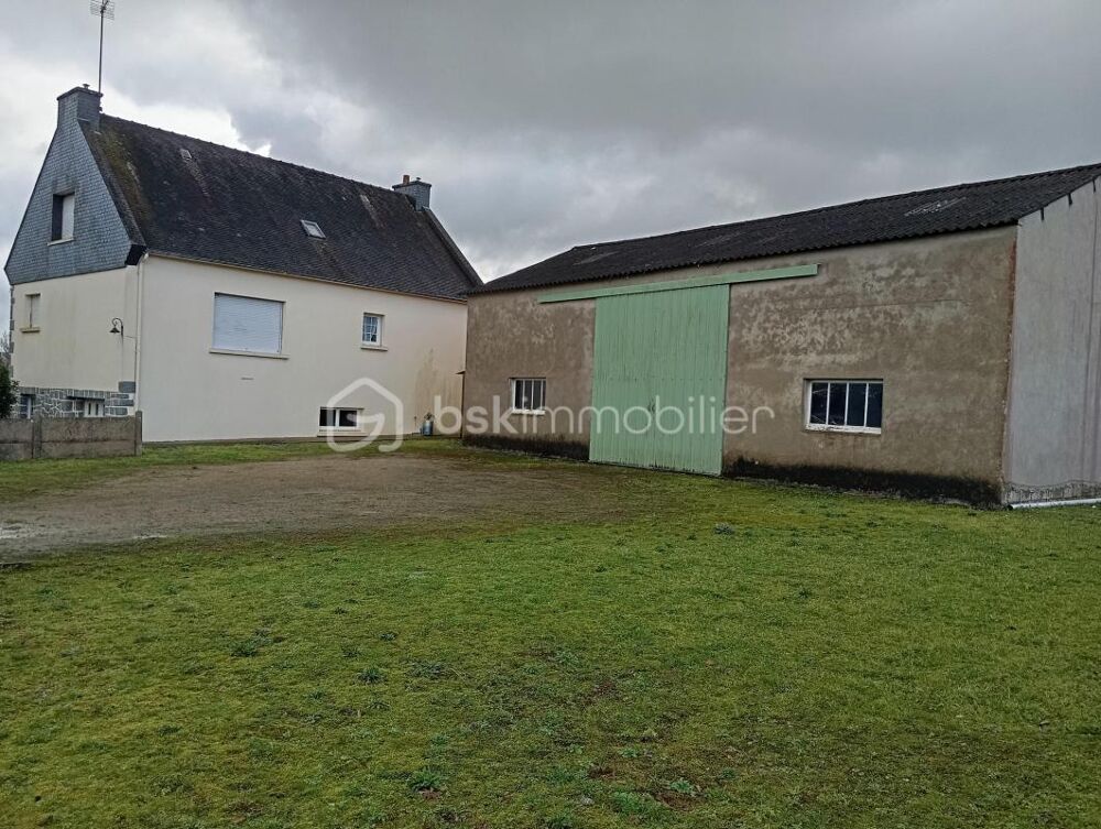 Charmante maison familiale **Callac ** 4 chambres**hangar