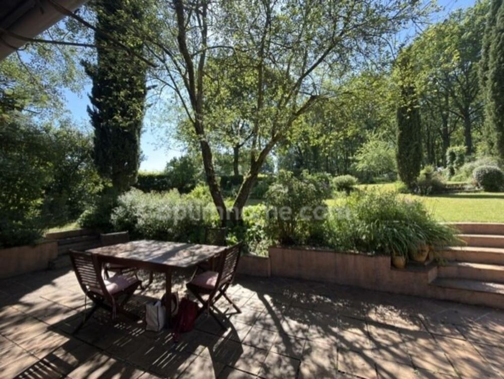 Val Saint-Germain 91530. 45 KM DE PARIS  Propriété rare sur 9788 M², Belle maison 157 m² avec 5 chambres. DPE /D