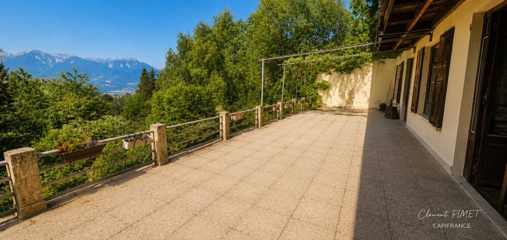 à vendre  Propriété/château Embrun (05200)