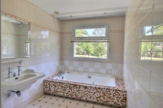  Maison à vendre 8 pièces 244 m²