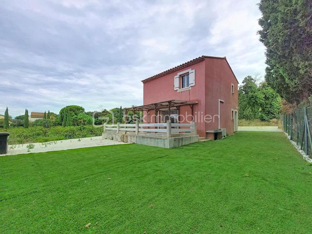 Villa moderne avec jardin et terrasse