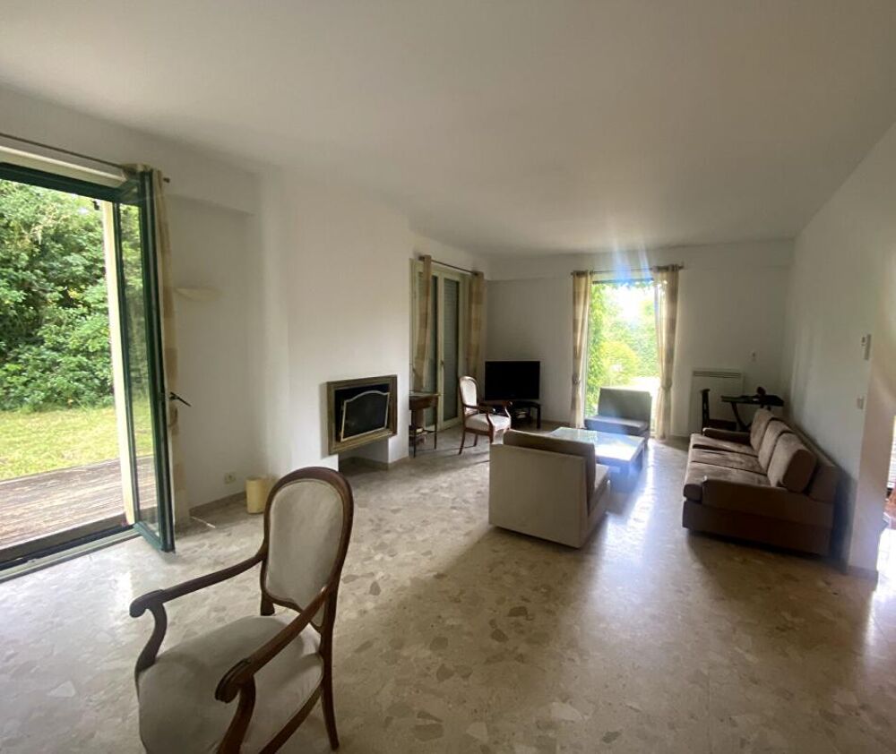 GUERANDE DANS UN VILLAGE PROCHE LA BAULE MAISON DE PLAIN PIED DE 150 m2 SUR UNE PARCELLE DE 1100m2