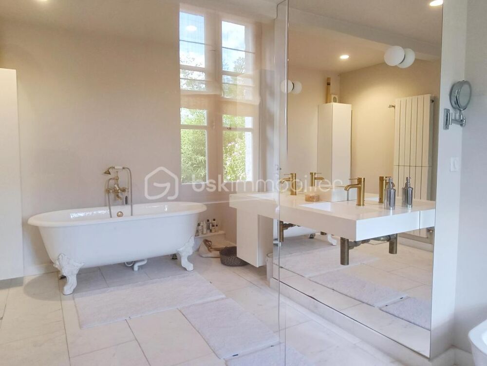 à vendre  Propriété/château Condom (32100)