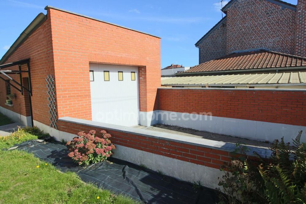 Roubaix - Aux confins de Hem et Croix Beaumont - Maison à potentiel sur grand terrain