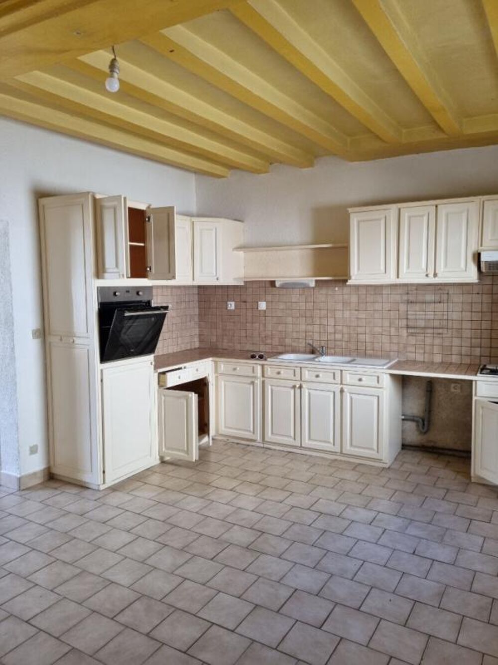 MAISON DE VILLAGE A VILLEDIEU LE CHATEAU