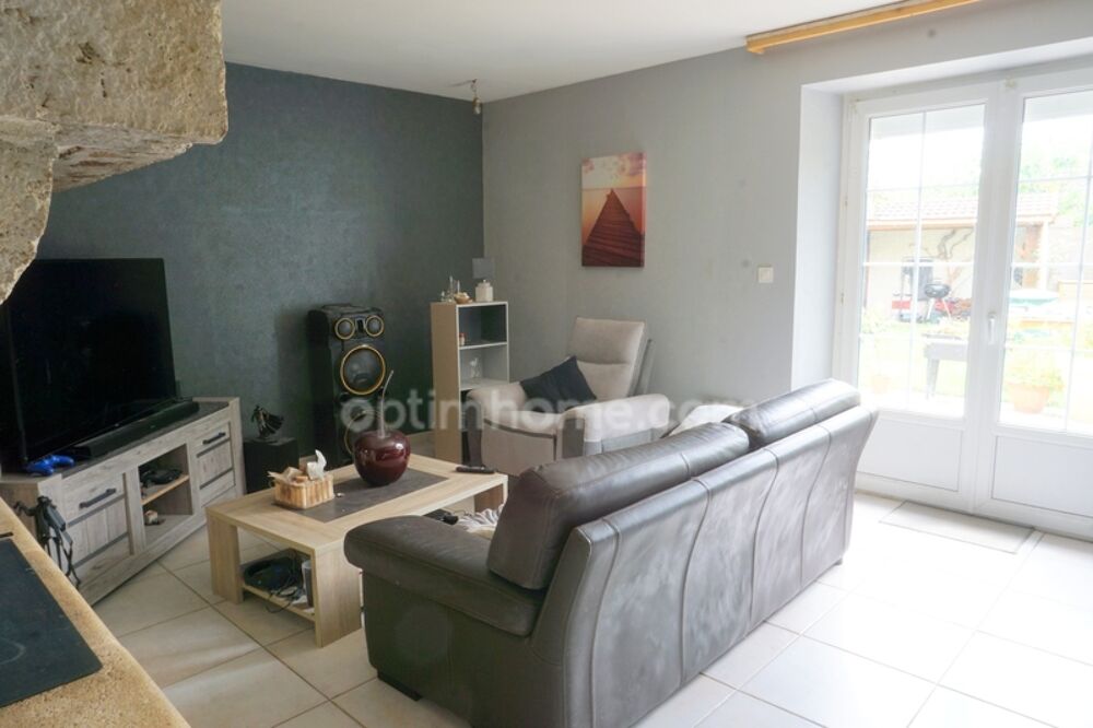 Secteur Vesoul, maison de 152 m², 3 grandes chambres, insert bois et garage double