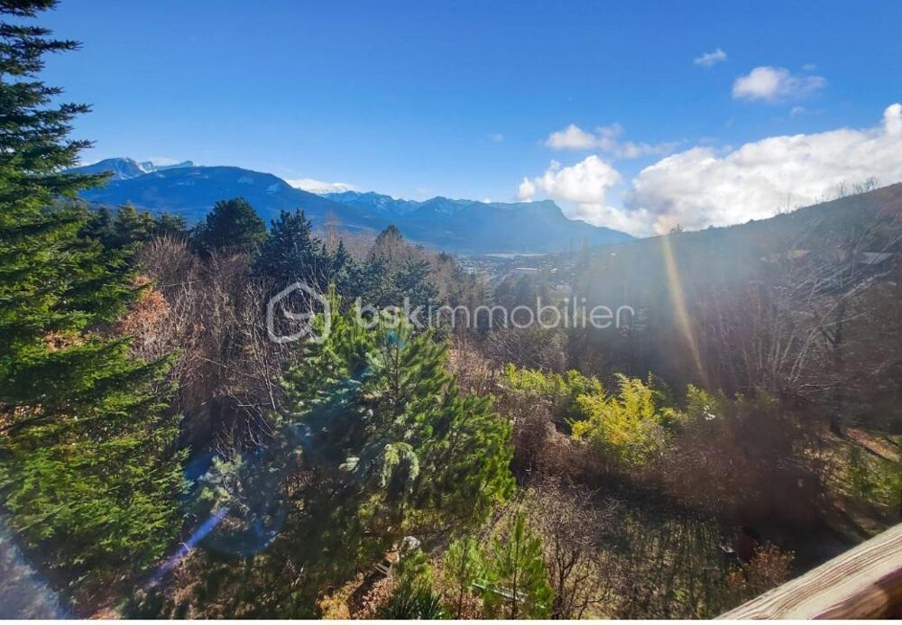 Vente Propriété/Château ***Opportunité rare pour investisseurs *-*vaste bâtisse de caractère à Embrun-*** Embrun