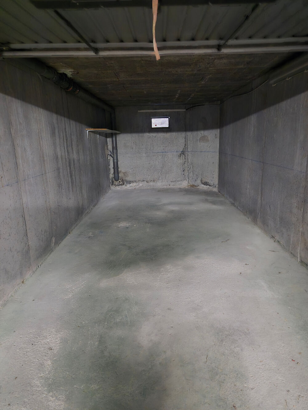 GRENOBLE  SECTEUR AMPÈRE / DOCTEUR GREFFIER GARAGE 20m² Sécurisée