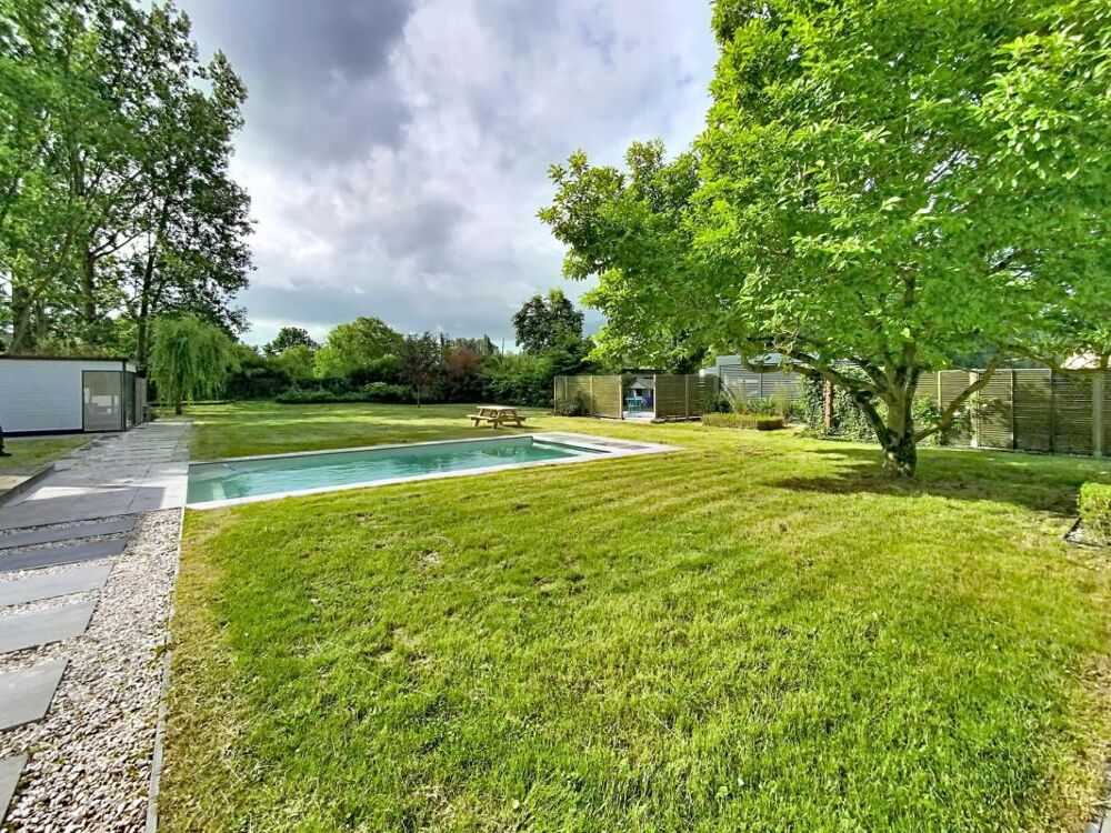 SPLENDIDE LONGERE DE 208 M² DE SURFACE HABITABLE ERIGEE SUR 1980 M²