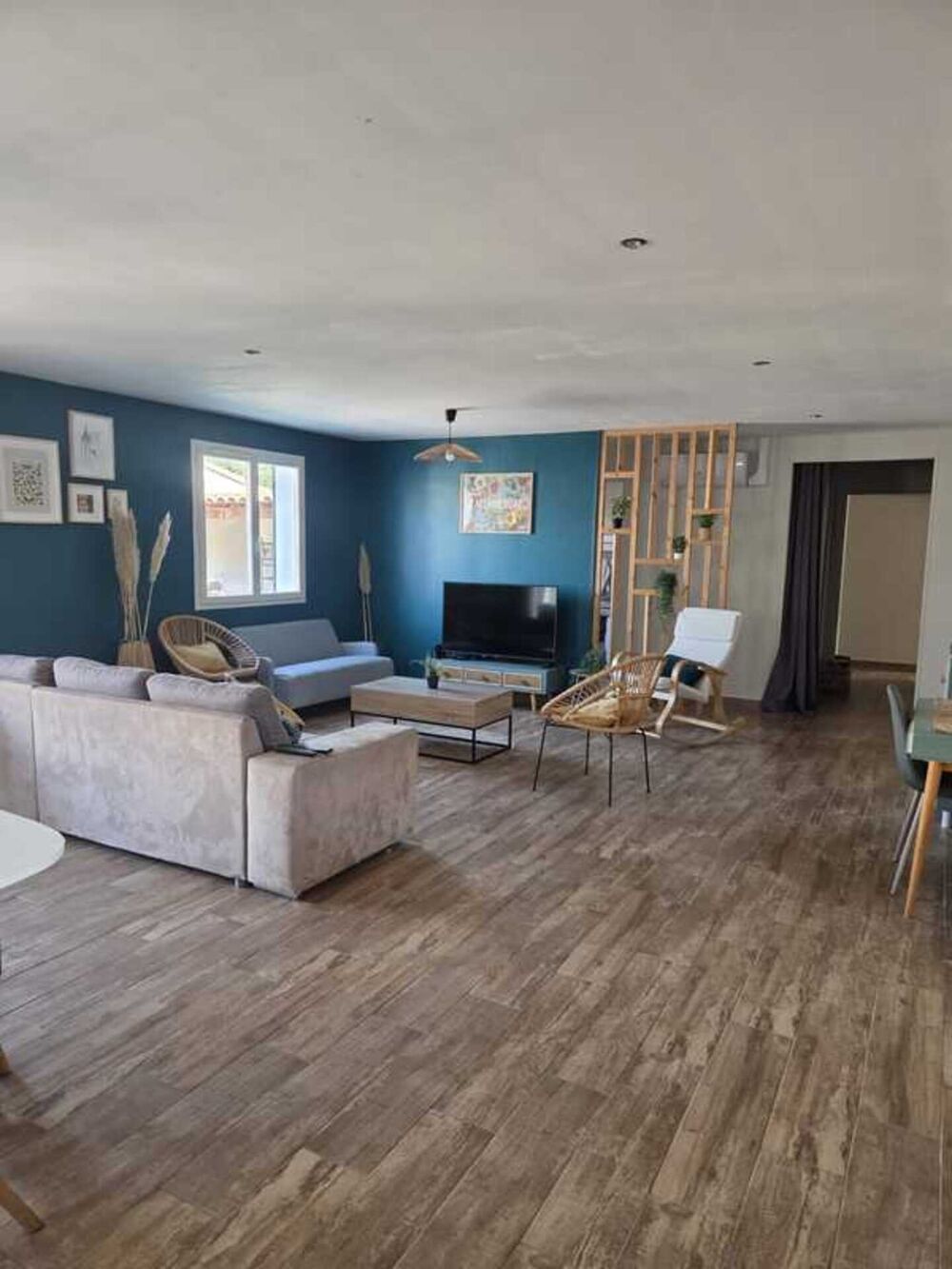 Vente Maison MOUSSAN – Villa familiale de plain-pied 150 m² – 4 chambres – Piscine – Garage – DPE A Moussan