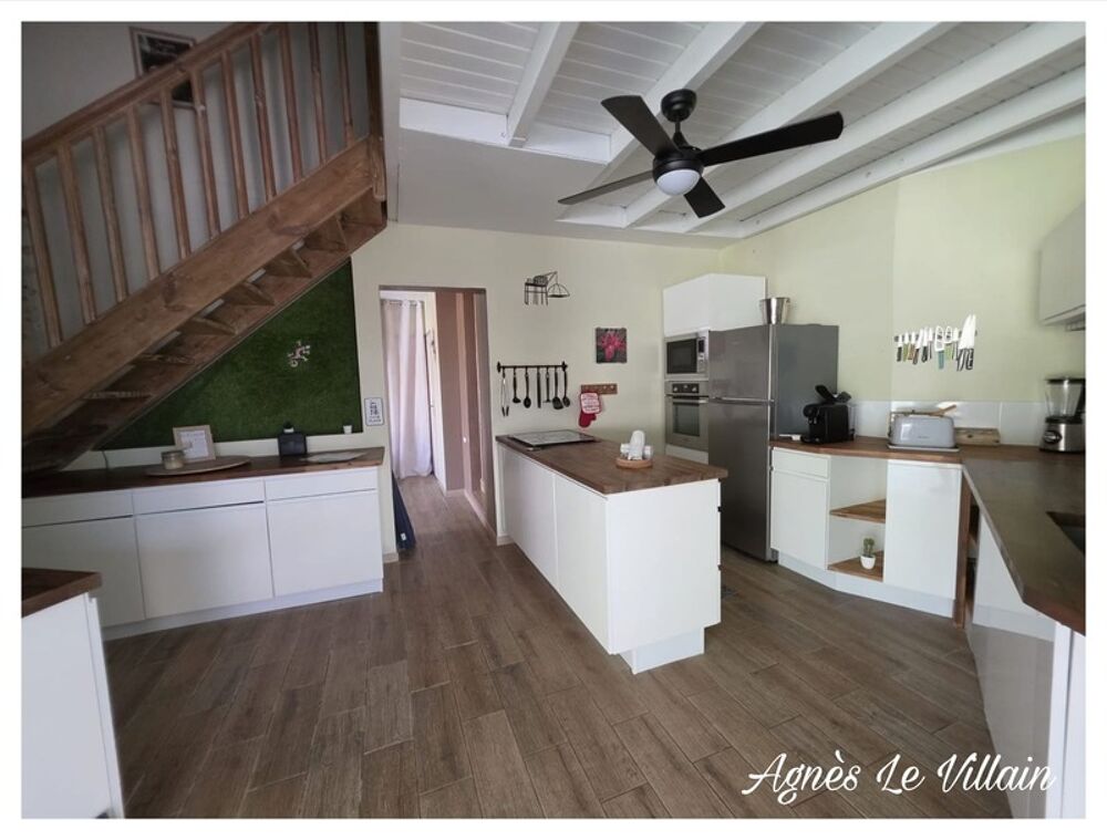 Vente Maison Maison Familiale avec Piscine Spa et Studio Deshaies