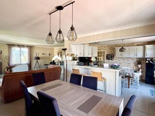  Villa  vendre 6 pices 156 m