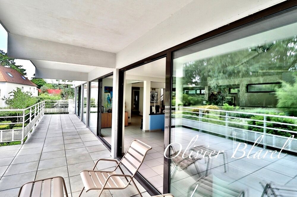 Chatou limite Le Vesinet - Villa d'architecte 8 pièces - Jardin paysagé - Reception cathédrale