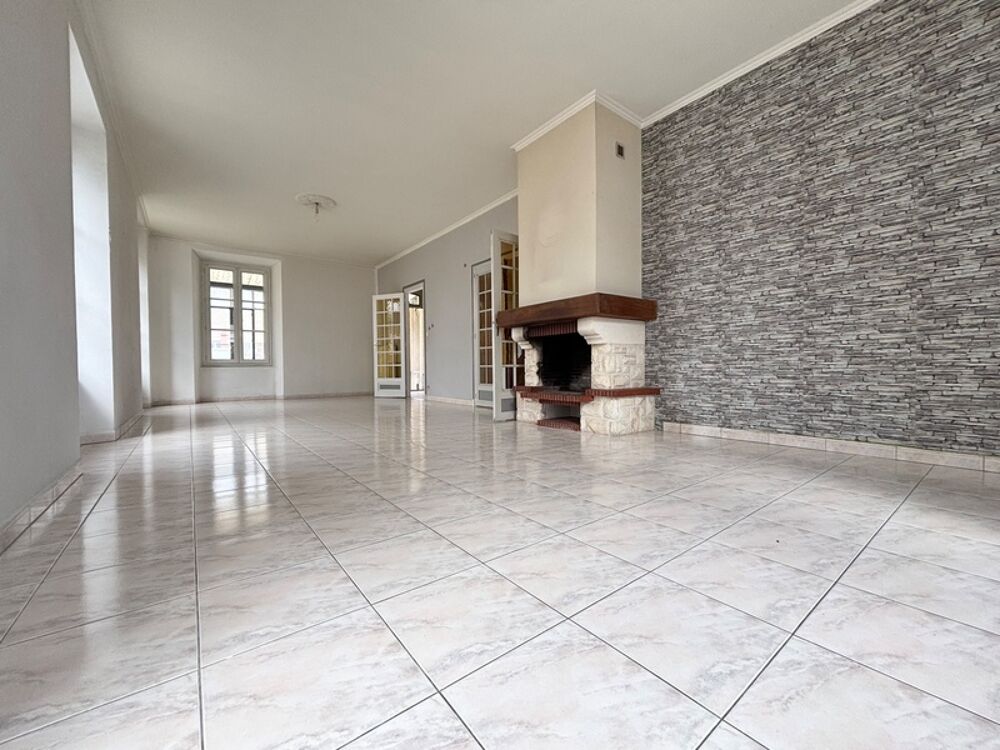 Vente Maison Propriété avec maison et appartements au cœur de Janville-en-Beauce (28) Janville