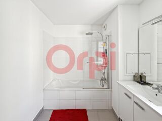  Appartement à louer 4 pièces 80 m²