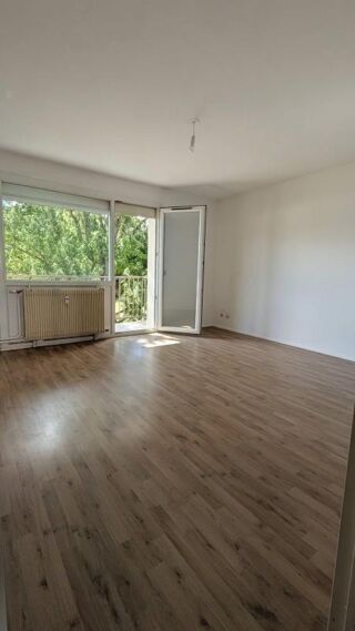  Appartement à louer 3 pièces 65 m²