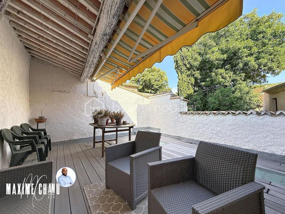 Maison de village avec garage et exterieurs à Peret
