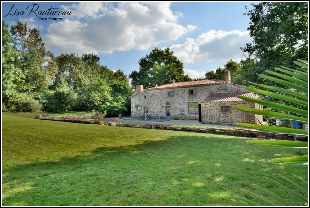 Domaine d'exception - CHAVAGNES EN PAILLERS (85) - 2 maisons d'habitations ainsi que 2 gîtes avec piscine