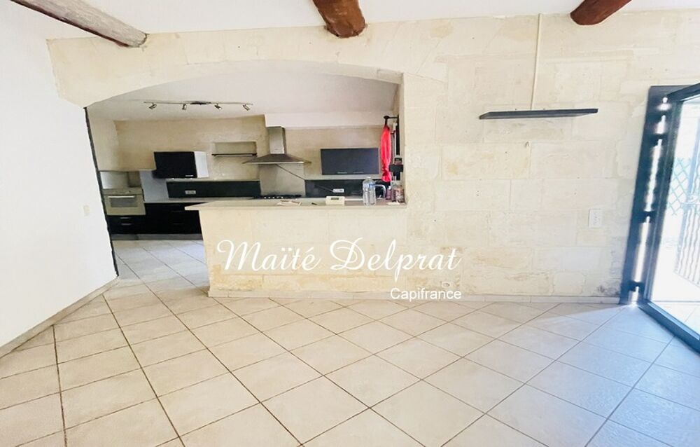 Maison de village rénovée avec terrasses et stationnement  Beaucaire centre
