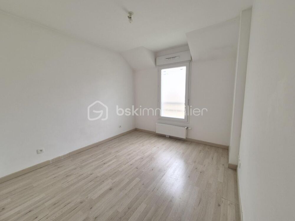 Appartement 2 pièces de 45 m2 avec grande terrasse en plein coeur du vieux Lisses !!