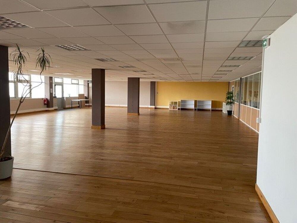   A LOUER - BUREAUX 