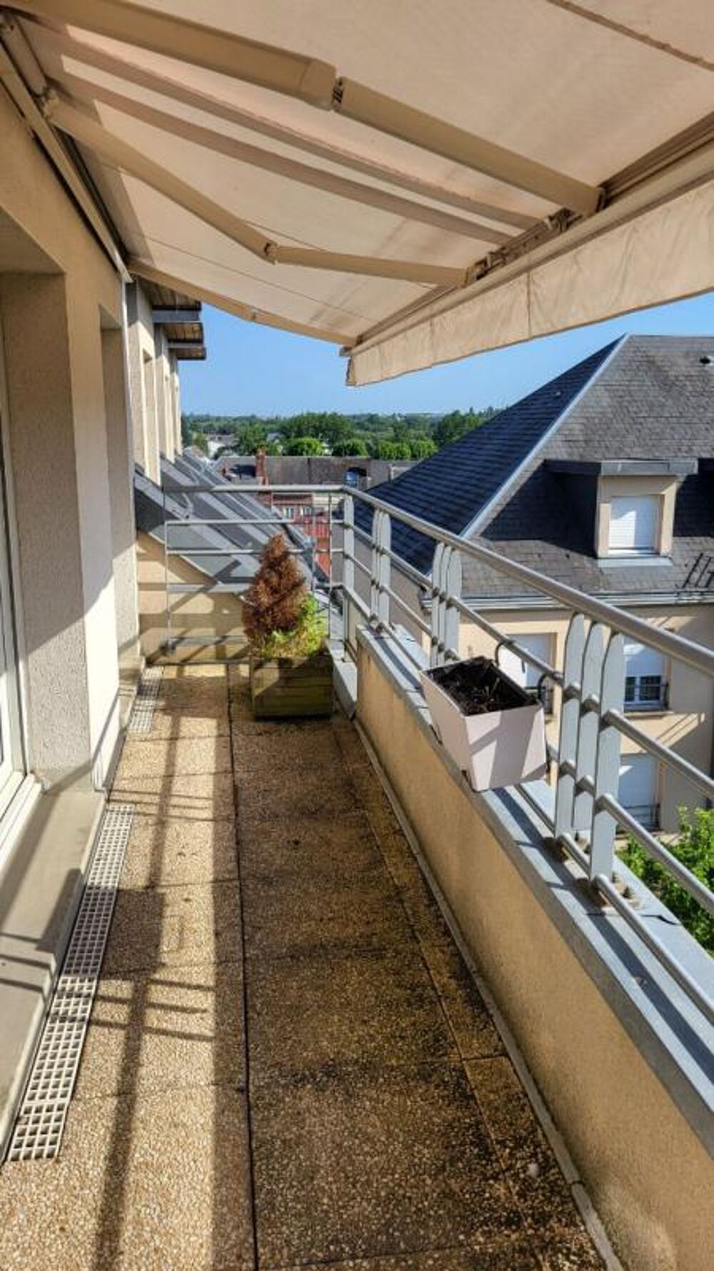 Appartement standing 4 chambres, terrasse dans résidence sécurisée