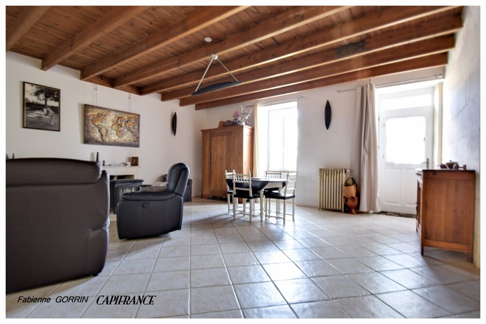Vente Maison Maison à vendre 6 pièces TRIZAY (17) MAISON EN PIERRE ENTIEREMENT RENOVEE, BEAUX VOLUMES, 3 CHAMBRES, GARAGE, APPENTIS, ABRIS DE Trizay