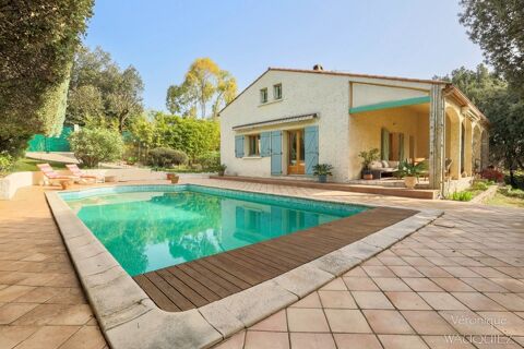   Villa familiale avec piscine � Un �crin de verdure rare � proximit� des commodit�s Maison - 9 pi�ce(s) - 200 m�