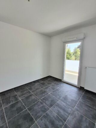  Appartement à louer 2 pièces 42 m²