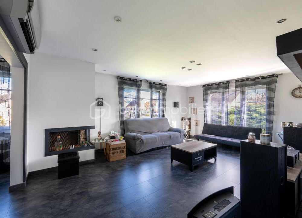 Vente Maison DÉOLS - Maison 200m² - 4 chambres - Sous-sol enterré - Atelier - Terrain clos 900m² Deols
