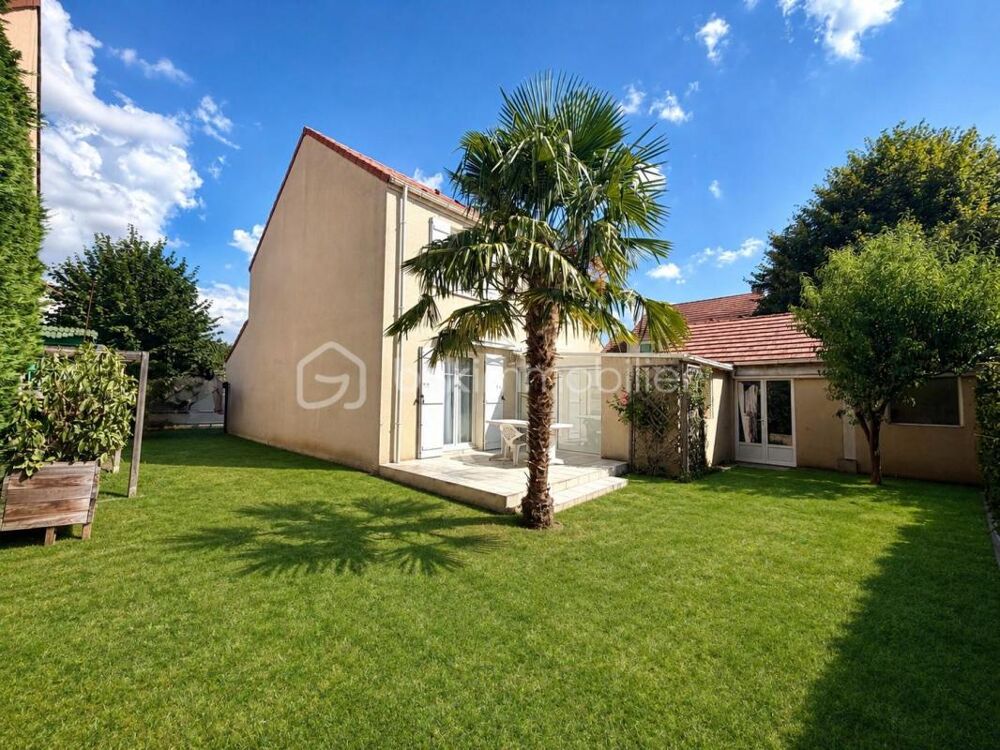 Vente Maison Maison familiale T6 104m2 au cœur du Bourg Savigny le temple