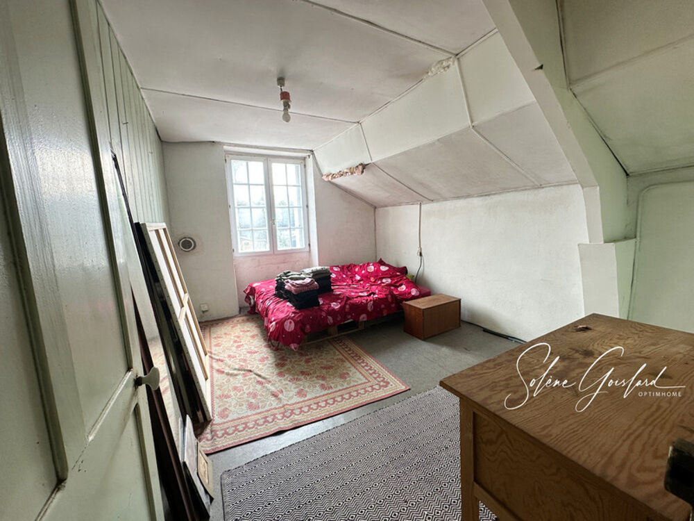 Maison mitoyenne à rénover !! Proche du bourg, calme