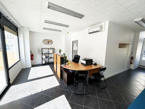 HYERES -- Proche centre -- Fonds de commerce -- 107m2 env avec place de parking 45000 83400 Hyeres