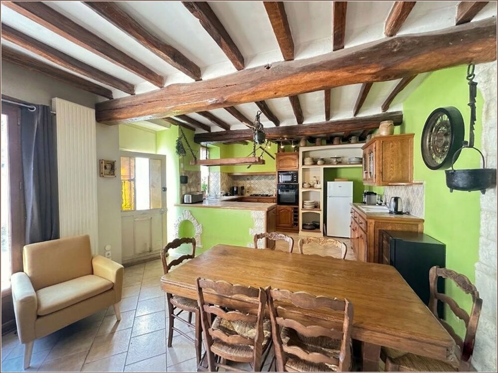 Maison de ville, 4 chambres, dépendances - Centre de Berchères-les-Pierres (28)