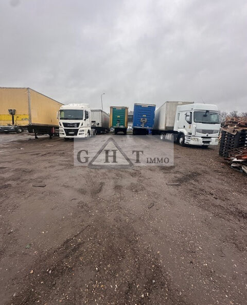   A LOUER TERRAIN 3 600m² + PARKING SOUS-SOL 1300 ² - ORLY 