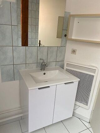  Appartement à louer 2 pièces 65 m²