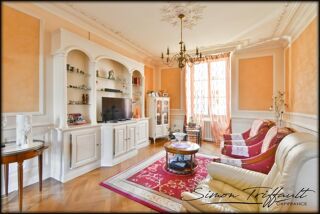  Maison à vendre 10 pièces 246 m²