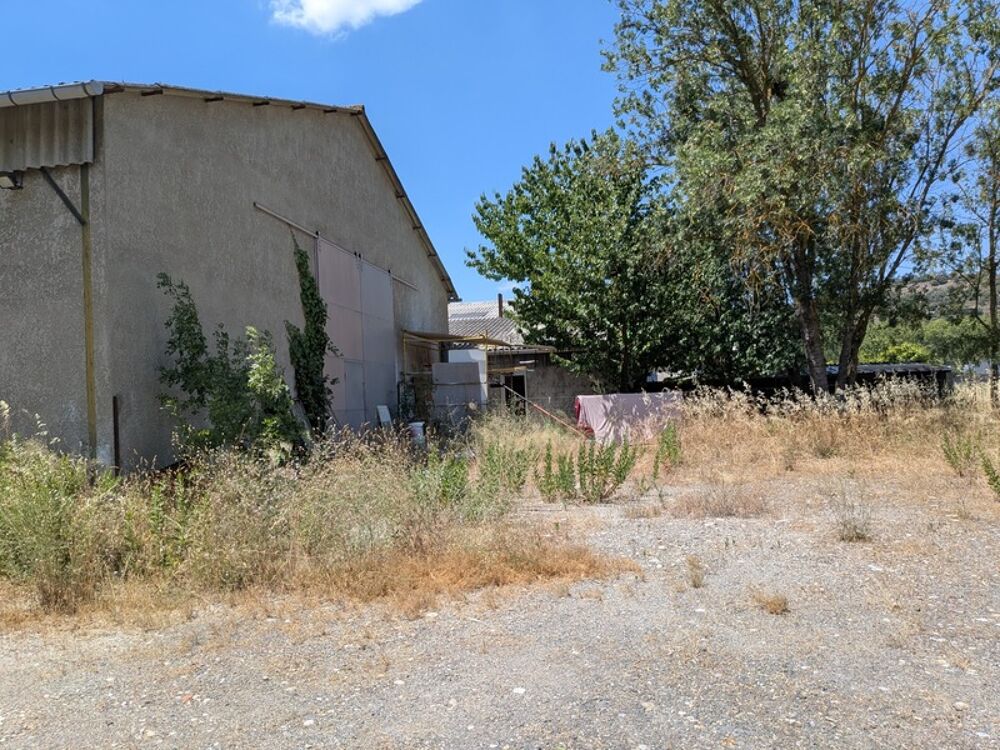   Entrepôt plus bureaux, 400 m² de surface couverte Limoux