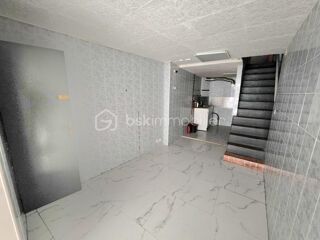  Immeuble à vendre 2 pièces 60 m²