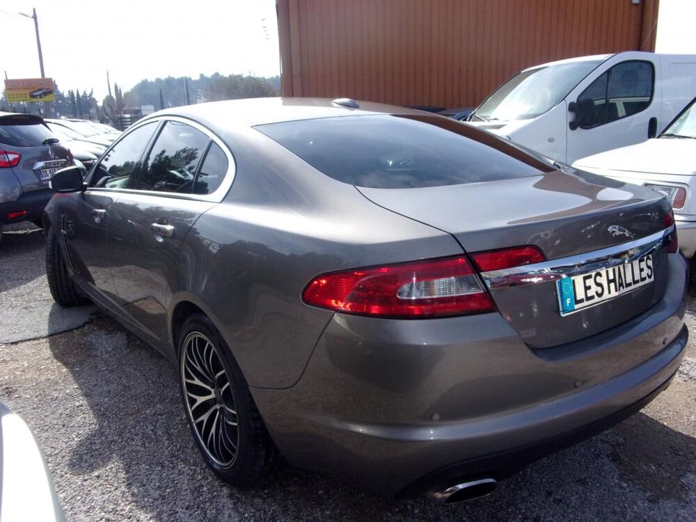 XF 2,7 V6D BI-TURBO 207CV PREMIUM BOITE AUTO 2008 occasion 13510 &Eacute;guilles