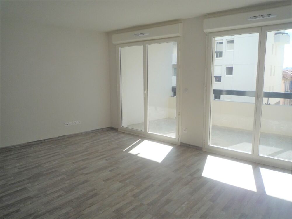 Location Appartement Studio avec balcon et parking à Marseille Marseille 15