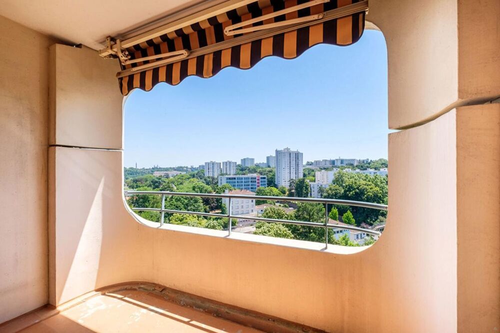 Vente Appartement Vente appartement 3 chambres - 12ème étage - Balcon - Garage - Calme Lyon 9