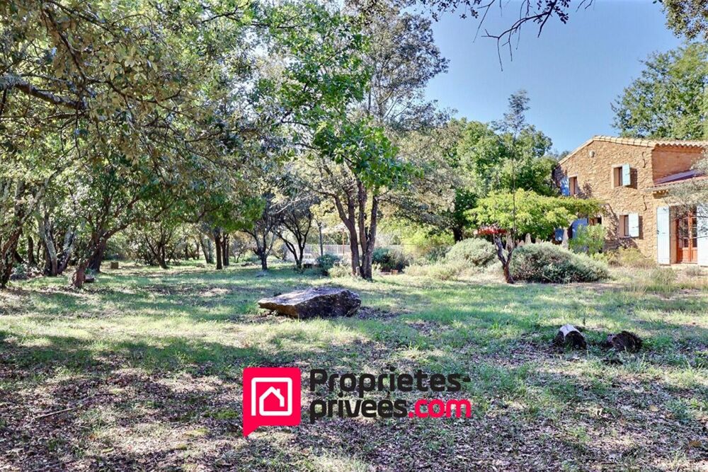 Uzès, proche , petit Mas sur 5000 m2 de terrain