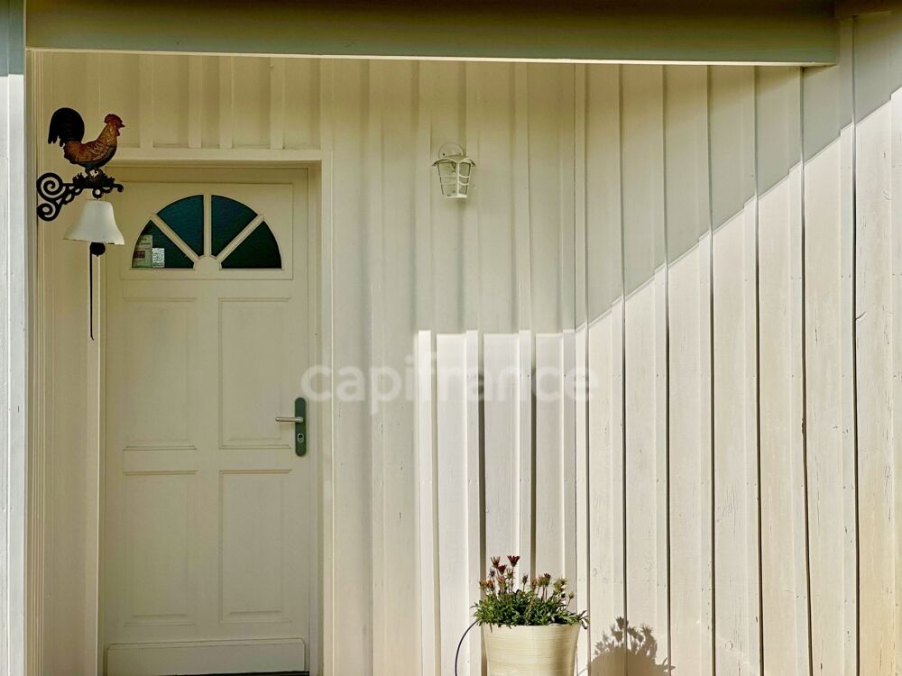 Vente Maison AUDENGE (33)-maison 210m² dont 71m² de dépendance -Plain pied-calme-proche collège-panneaux solaires- Audenge