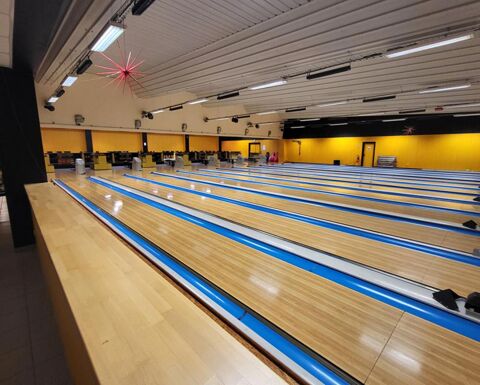 BOWLING 16 PISTES , LICENCE 4 et APPARTEMENT 990000 72400 La ferte bernard