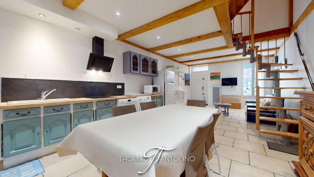 EN EXCLUSIVITE - 4 CHAMBRES - 2 SALLES D'EAU - 2 WC - COUR INTERIEURE - RENOVATION COMPLÈTE