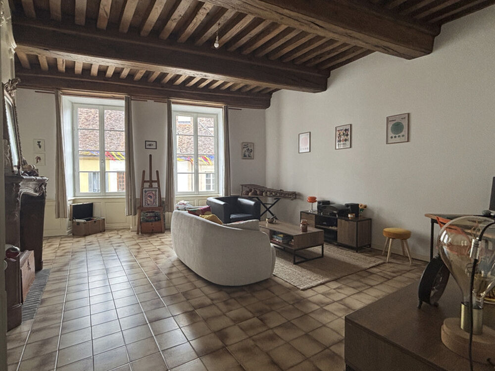 Vente Appartement SEMUR EN AUXOIS centre-ville : appartement quatre piéces, 93m², avec une terrasse. Prix : 155 000€ Semur en auxois