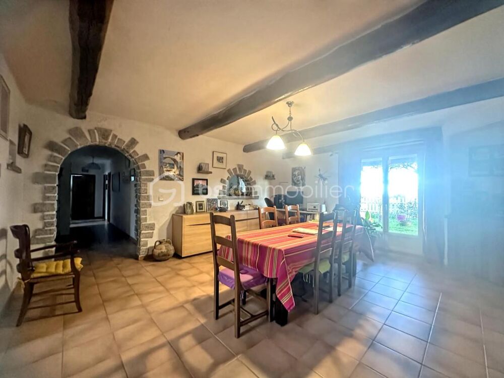 Vente Villa Découvrez la quiétude d'une villa spacieuse à Bagard à proximité de toutes commodités Bagard
