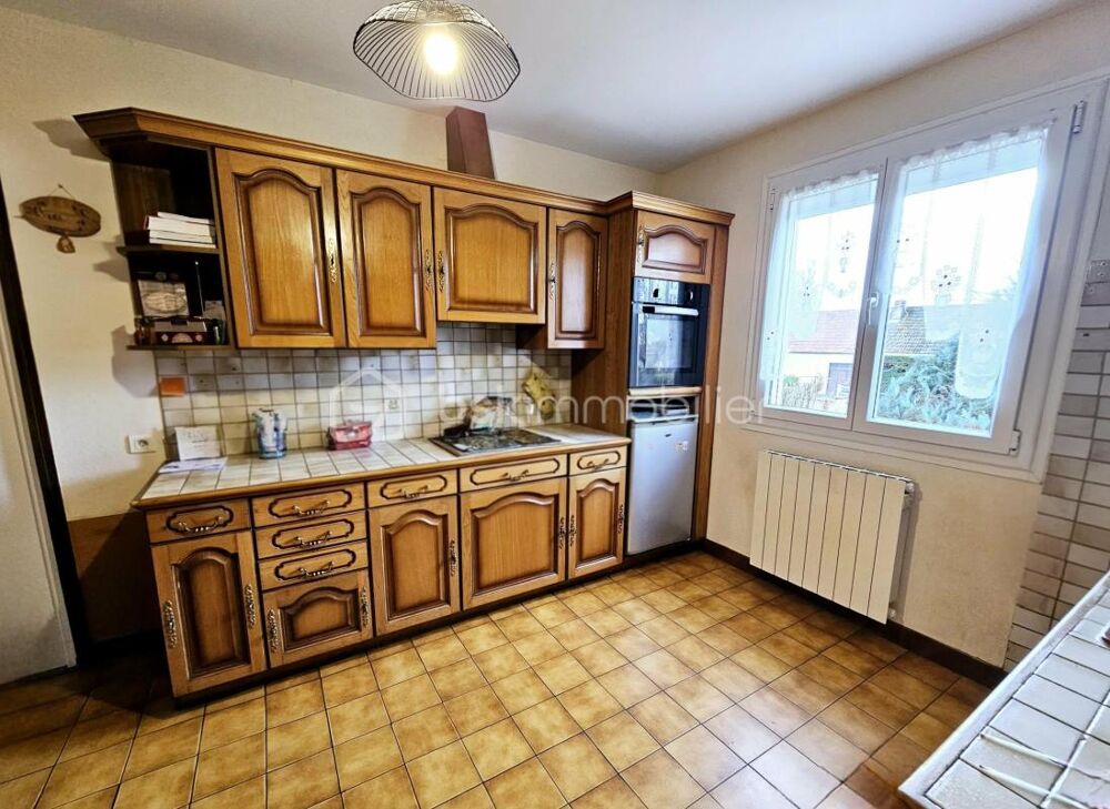 Vente Maison Maison familiale de 125 m² sur 1 099 m² de terrain – Lapalisse Lapalisse