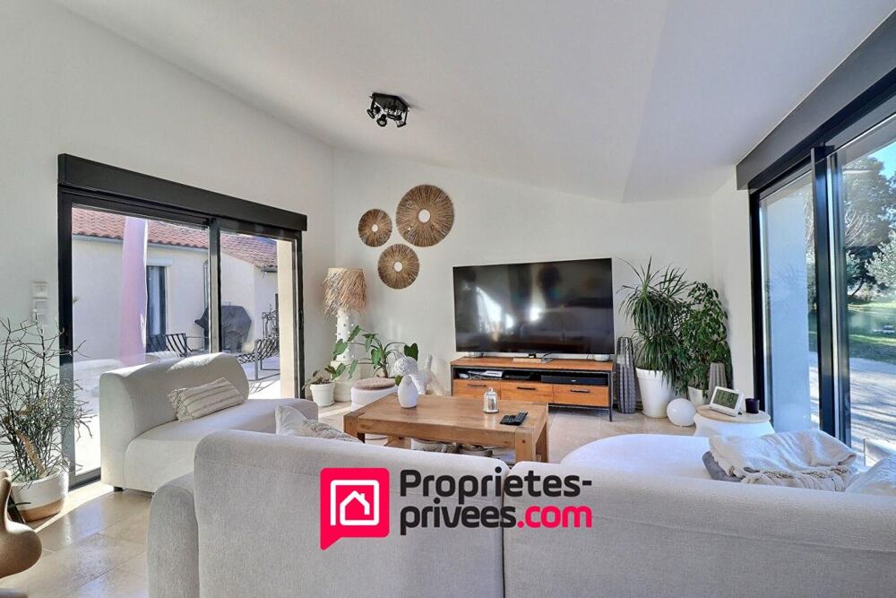 Proche Uzès, Propriété en campagne